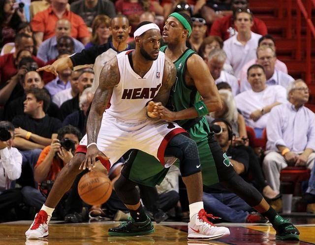 缺席对球队 缺席对球队